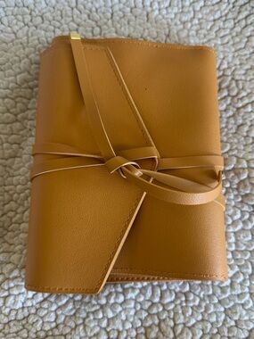Glass Ladder & Co. Honey Tech Organizer Roll